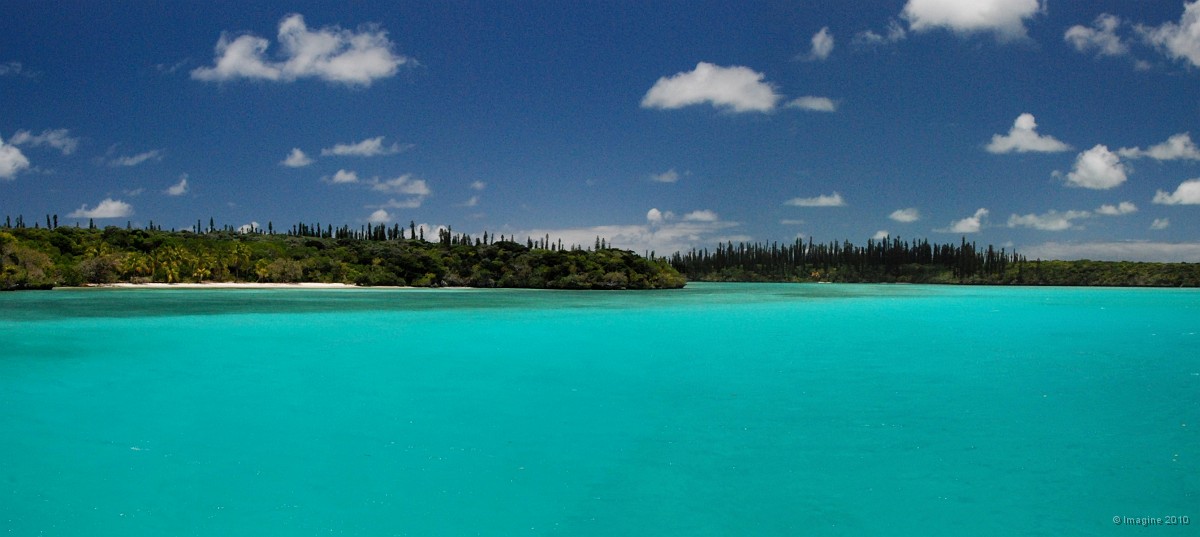 79- Mouillage au fond de la baie d'Oro.JPG